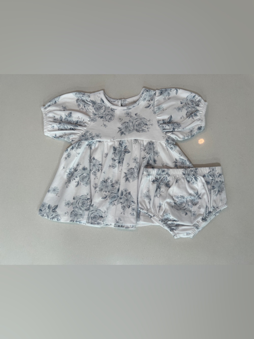 Minclasix Baby Girl White Floral Puff-Sleeve Dress & Bloomers
